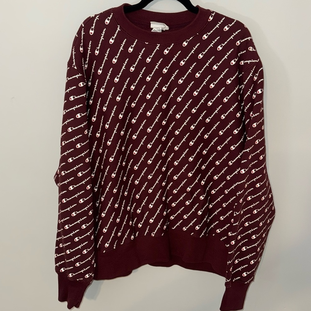 Champion Crewneck Sweater with script pattern